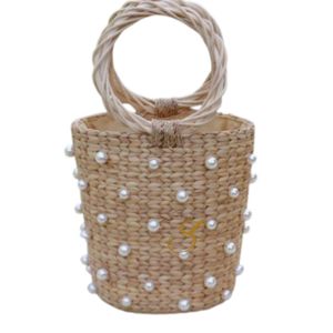 Sac seau en paille perlée : Sac de mariée tissé à la main en jacinthe d'eau - Product Image 1