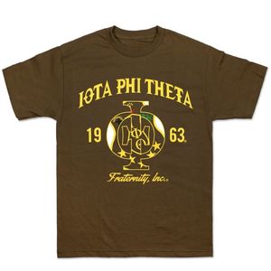Camiseta gráfica Iota Phi Theta 1963, color marrón dorado, ropa griega, camiseta de fraternidad, algodón de primera calidad, estilo clásico y elegante - Product Image 1