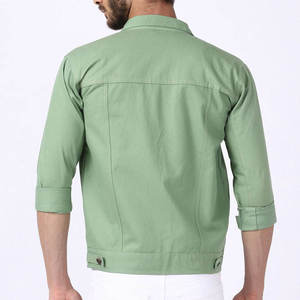 Chaqueta de Mezclilla Elegante con Diseño Limpio y Tela Resistente, Chaqueta de Mezclilla para Eventos Casuales y Uso Diario - Product Image 3