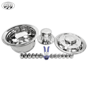 Ensemble de couvre-roues en acier inoxydable 17,5x6,75 pour Hino 500 FC/FD 2003~ et plus, fixation par boulons, décoratifs avec caches-écrous - Product Image 1