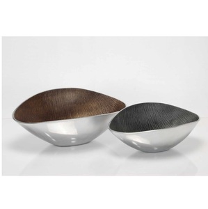 Nouveaux bols métalliques de grande taille en argent et finition dorée pour la cuisine et la décoration de table - Product Image 5