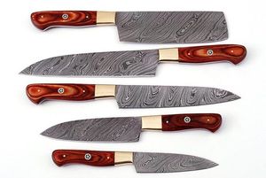 Juego de 5 Cuchillos de Acero de Damasco Hechos a Mano para Camping y Cocina, Hoja Recta, Mangos de Madera con Refuerzo de Latón, Personalizables OEM/ODM/OBM - Product Image 4