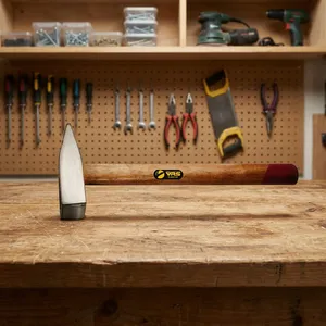 Logo personnalisé marteau de machiniste avec manche en bois et tête en acier au carbone outil de quincaillerie pour la vente - Product Image 3