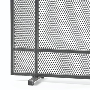 Protector de Chimenea Minimalista Industrial de Malla Metálica, Resistente al Calor, para Chimeneas Independientes - Product Image 4