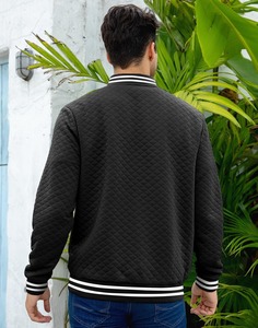 Veste varsity matelassée noire pour homme, couleur unie, fermeture à boutons, coupe classique, col rabattu, polyester, style décontracté d'automne - Product Image 3