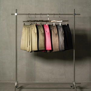 Shorts de sport décontractés pour hommes, taille mi-haute, écologiques, délavés, coupe large, style simple, avec cordon de serrage - Product Image 1