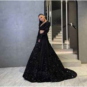 Lehenga Choli de Diseño con Bordado Intenso para Ropa India y Pakistaní - Product Image 5