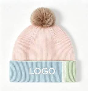 Bonnet en tricot doux et mignon avec pompon, chapeau d'hiver confortable en acrylique, broderie personnalisée, fournisseur en gros de couvre-chefs OEM et marque privée - Product Image 4