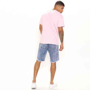 Shorts en jean amples et stylés pour hommes avec logo personnalisé, coupe ample, style streetwear, shorts en jean surdimensionnés pour hommes - Product Image 6