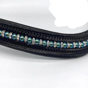 Marchandises de selle d'équitation en cuir véritable avec rembourrage et chaîne de cristaux scintillants multicolores - Product Image 2