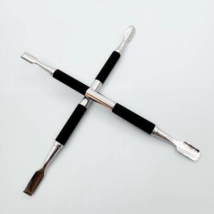 Ensemble d'outils pousse-ongles chirurgicaux Morje à double extrémité réutilisables en acier inoxydable pour manucure avec poignée noire - Product Image 2