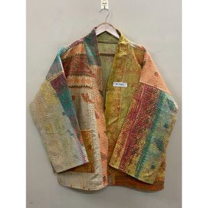Chaqueta Kimono Kantha de patchwork 100% algodón hecha a mano, manga larga, cuello chal, ecológica, para mujer. - Product Image 2