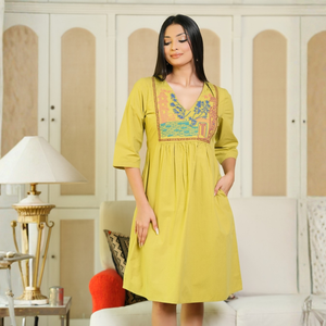 ชุดเดรสผ้าฝ้ายสีเขียวมะนาวสำหรับผู้หญิงสุดหรู - Product Image 1