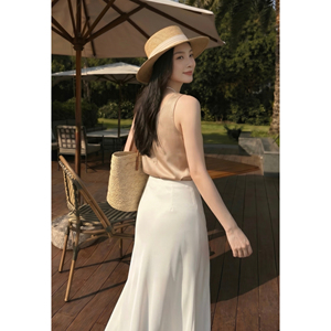 Camiseta sin Mangas de Satén Beige para Mujer, Cuello Redondo, Transpirable, Estilo Casual de Verano, ODM OEM HELENA, 100% Poliéster, Color Sólido - Product Image 4