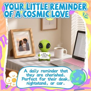 Divertente Regalo Romantico all'Uncinetto a Forma di Alieno per Lui e Lei, Unico per San Valentino, Anniversario, Compleanno - Product Image 2