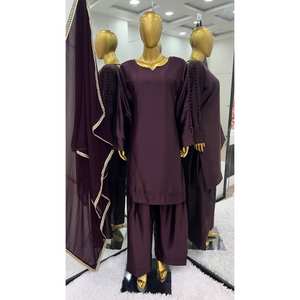 Conjunto de Fiesta de Diseño en Satén con Top y Pantalón y Hermosa Dupatta Talla XL - Product Image 2