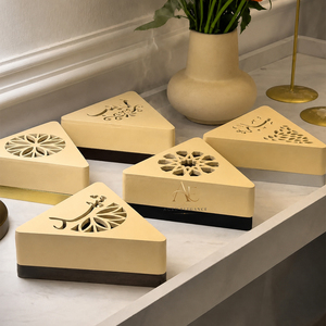 Quemadores de Incienso Decorativos Triangulares con Patrones Intrincados Cortados con Láser, Diseño Moderno y Elegante para Aromatizar y Decorar el Hogar - Product Image 1