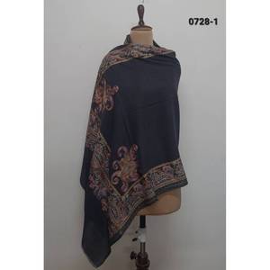 Étoles 100% Laine avec Bordure Brodée Florale sur 4 Côtés - Product Image 1
