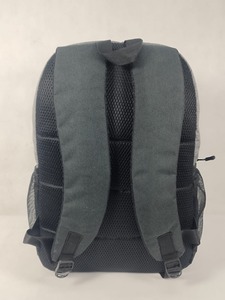 Sac à dos gris noir en polyester avec poche avant zippée, poches latérales en mesh, léger, décontracté, capacité 20-35L, pour ordinateur - Product Image 4