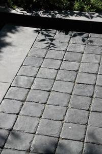 Adoquines de Piedra Arenisca Negra Natural Modernos con Superficie Cincelada de Piedra Natural, Tamaño Personalizado para Uso Exterior - Product Image 3