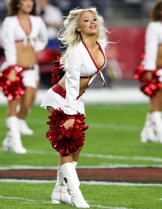 Uniforme de cheerleading pour femmes de haute qualité, marque privée OEM, tenue de cheerleading en deux pièces, vêtements d'équipe personnalisés, fabricant d'articles de cheerleading - Product Image 6