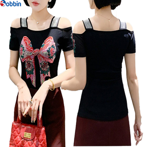 Camiseta de Mujer Estilo Dulce con Hombros Descubiertos, Top Sólido con Pedrería Colorida, Manga Corta, Cuello Cuadrado, Ajuste Delgado - Product Image 1
