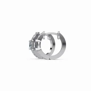 Aros de diamantes Royal Sovereign de diseño moderno en oro blanco de 18 quilates con diamantes redondos y en forma de esmeralda para mujer, de la India. - Product Image 2
