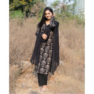 Conjunto Elegante de Talla XL con Top y Pantalón para Fiesta con Dupatta - Product Image 1