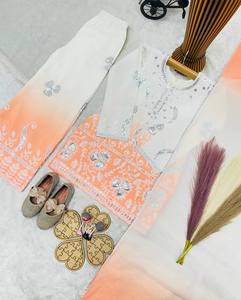 Traje Palazzo de Lujo con Bordado Crepé Natural y Dupatta de Georgette Fox con Estampado Digital - Product Image 4