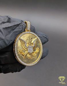 Pendentif Charme Reine Royale Bling Bling, Sertissage de Diamants VVS de Laboratoire, Plaqué Or et Argent, Bijoux Hip Hop - Product Image 3