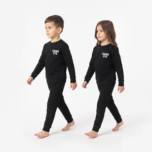 Conjunto Deportivo Moderno de Alta Calidad para Niños, Sudadera de Cuello Redondo Lisa de Color Negro Sólido, Pantalones Deportivos de Algodón - Product Image 3