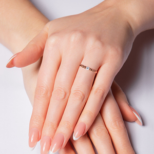 Bague Solitaire Eternal Trust, Bague Forever Trust avec Diamant de Laboratoire, Pierre Centrale Ronde, Symbole Infini, Personnalisable - Product Image 6