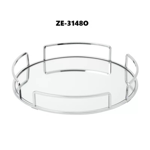 Bandeja Metálica de Diseño Artesanal con Patrón de Plantas, Borde Curvo, Acabado Pulido, Ecológica, Apta para Uso Doméstico, Lavavajillas y Microondas - Product Image 5