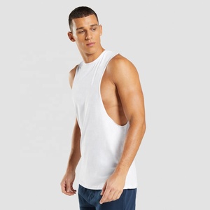 Débardeur uni personnalisé pour homme à emmanchures profondes, débardeur de sport et de fitness vierge en coton, style streetwear pour homme - Product Image 3