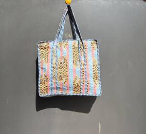 Sac fourre-tout matelassé léger style bohème couleur unie grande capacité en coton pour le shopping et les voyages - Product Image 1