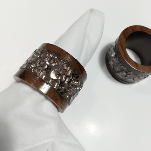 Anneaux de serviette en bois de cristal fabriqués à la main de style oriental pour les occasions de fête - Product Image 4