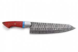 Couteau de chef artisanal en acier Damas martelé avec manche en résine nid d'abeille rouge - Product Image 5