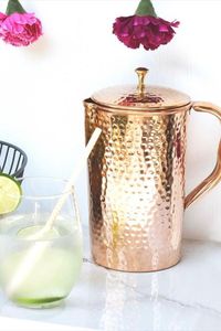 Ensemble de carafes en cuivre pour le stockage d'eau minérale naturelle, ensemble en métal avec verres, durable, réutilisable, vaisselle de cuisine et de salle à manger. - Product Image 2