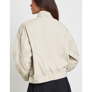 Chaqueta de Mujer de Tejido Softshell Transpirable, Directo de Fábrica, Impermeable, con Logotipo Personalizado, Estampado Puff, Bordado, Mangas Largas - Product Image 3