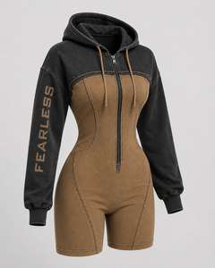 Camiseta de manga larga con capucha para mujer, sexy y dulce, con bloques de color, elástica, para actividades deportivas, con estampado Fearless en la manga izquierda, personalizable. - Product Image 1
