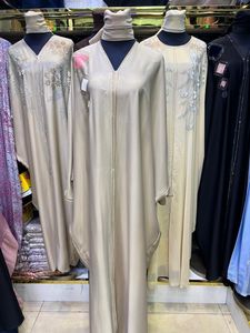 Nouvelle collection 2026 : Magnifique Abaya noire traditionnelle islamique pour femmes – Vêtements musulmans d'Arabie Saoudite et du Golfe - Product Image 2