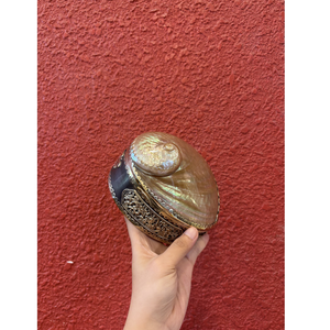 จานเปลือกหอยทรงกลมลายสลักสำหรับใส่แหวน กล่องโชว์เครื่องประดับ ของขวัญ และของตกแต่งจากเวียดนาม - Product Image 4