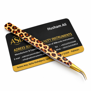 Pince à épiler professionnelle pour extensions de cils, à pointe incurvée en fibre, motif léopard, en acier inoxydable, logo personnalisé - Product Image 1