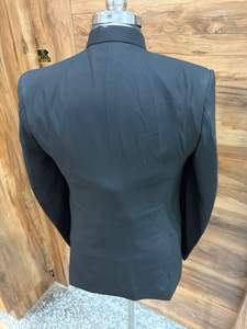 Costume de designer indo-occidental noir pour homme – Blazer de mariage et de fête moderne avec broderie de feuilles Bandhgala - Product Image 3