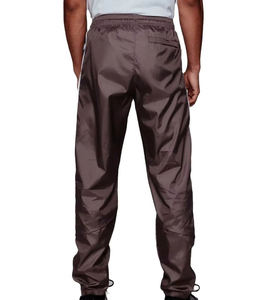 ชุดวอร์มกันลมสีพื้นสำหรับผู้ชาย คุณภาพสูง ผลิตจากไนลอน 100% ชุดกันฝนผู้ชาย กันน้ำ น้ำหนักเบา ชุดวอร์มกันลมสำหรับเด็กผู้ชาย - Product Image 6