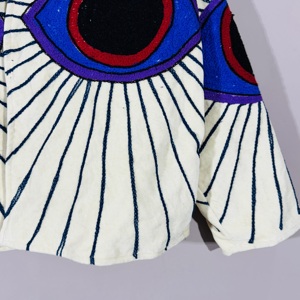 Chaqueta Suzani de Terciopelo Crema con Bordado de Ojos – Abrigo Bohemio Hecho a Mano para Festivales, Prenda Exterior Artística y Distintiva - Product Image 2