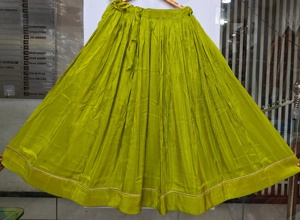Lehenga Premium de Seda Lisa con Borde Dorado, Listo para Usar, Estilo Flare, Ropa Étnica Navratri para Mujer - Product Image 5