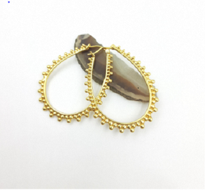 Boucles d'oreilles créoles fantaisie plaquées or 18 carats, boucles d'oreilles créoles fantaisie plaquées or avec un design tendance - Product Image 6