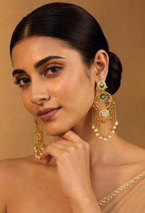 Pendientes de novia con perlas Kundan chapados en oro verde esmeralda, joyería india para boda, largos y colgantes. - Product Image 2