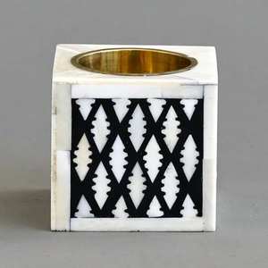 Porte-encens de luxe artisanal en marbre avec incrustation d'os et nacre, élégant brûleur de Bakhoor pour la décoration intérieure et la spiritualité religieuse - Product Image 2